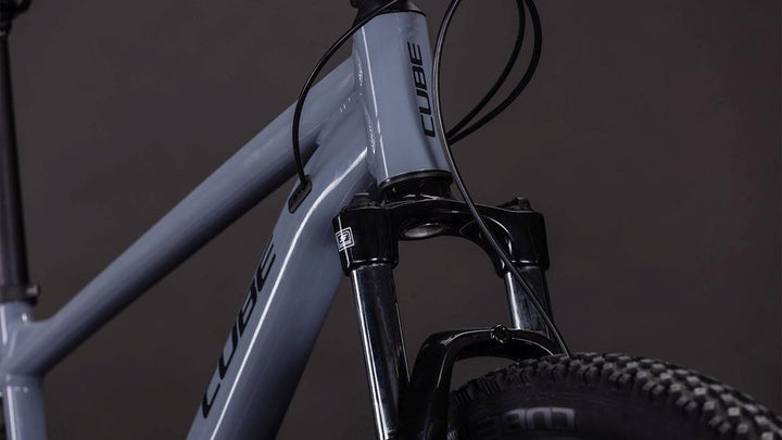 BICICLETA CUBE AIM ONE SMOKE &amp; BLACK 2026 - L