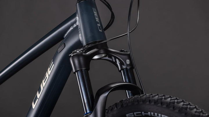 BICI CUBE ATTENTION PRO NIGTH &amp; BLACK TALLA M